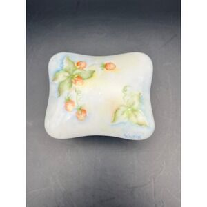 Vtg Signed‎ Walton Porcelain Trinket Strawberry Design 2.75" x 2" x 1.25"